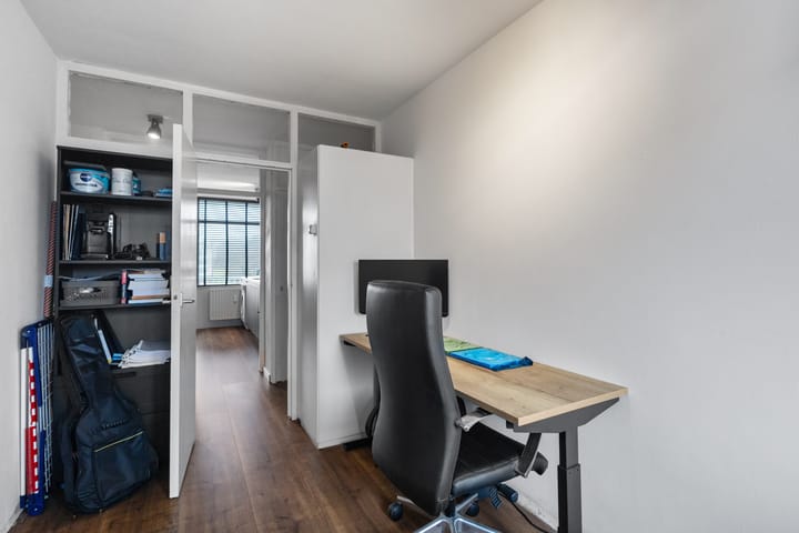 Photo 16 of Willem van Alcmadestraat 71