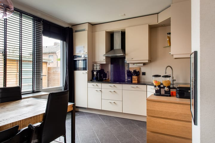 Photo 9 of Mgr Frenckenstraat 2