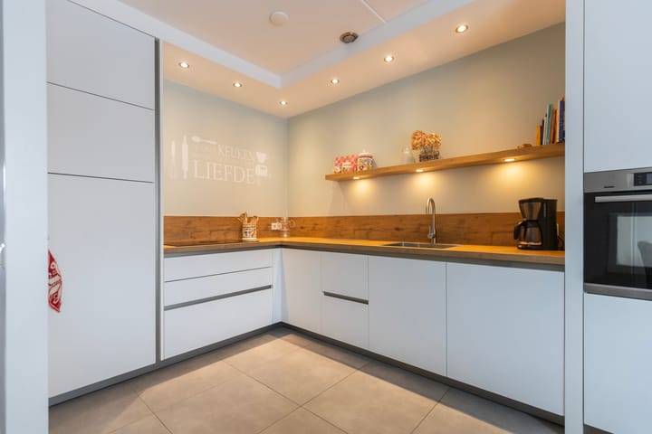 Foto 13 van Veenhuizerweg 114-B