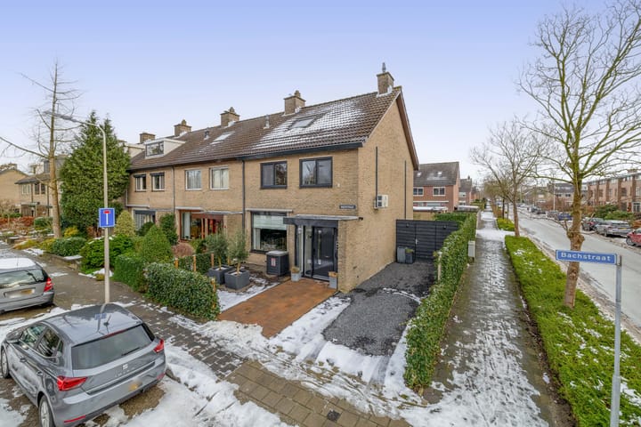 Foto 3 van Bachstraat 2