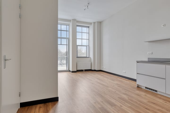 Photo 9 of Leo Lashleylaan 50-B