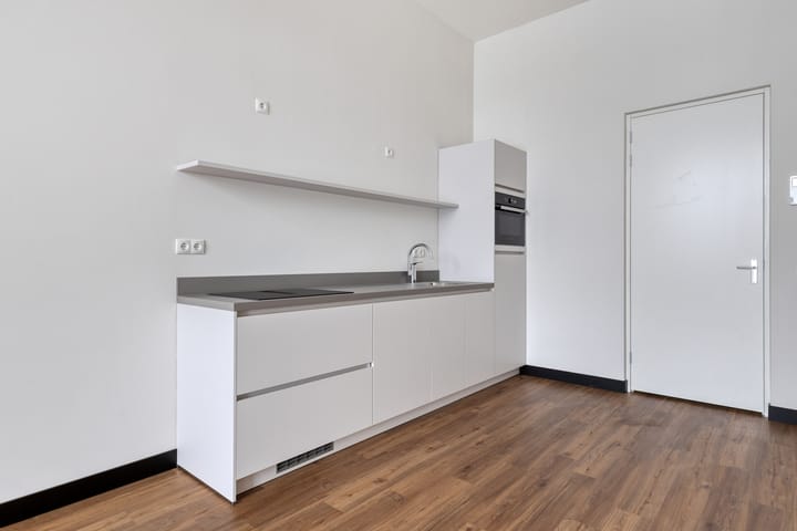 Photo 12 of Leo Lashleylaan 50-B