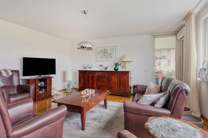 Photo 12 of Vroente 50