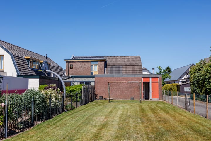 Twee-onder-één-kap te koop: Rijksstraatweg 173, Leersum