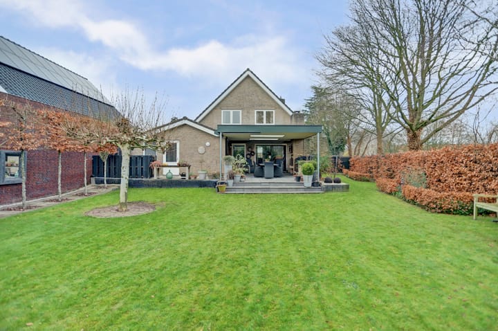 Photo 2 of Zandeind 15-B