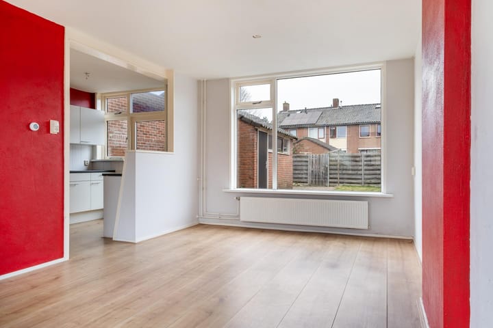 Foto 8 van van Limburg Stirumstraat 3