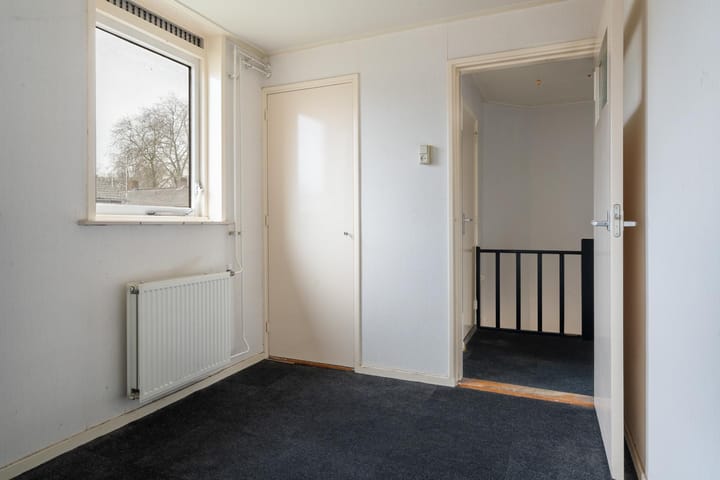 Foto 15 van van Limburg Stirumstraat 3