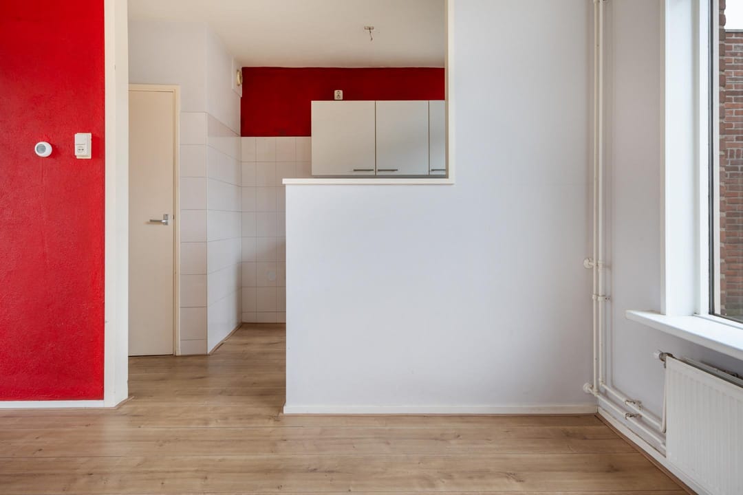 Foto 11 van van Limburg Stirumstraat 3