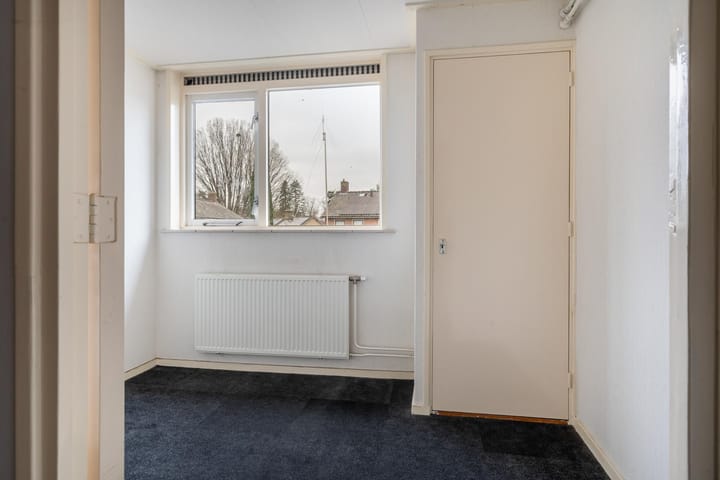 Foto 18 van van Limburg Stirumstraat 3