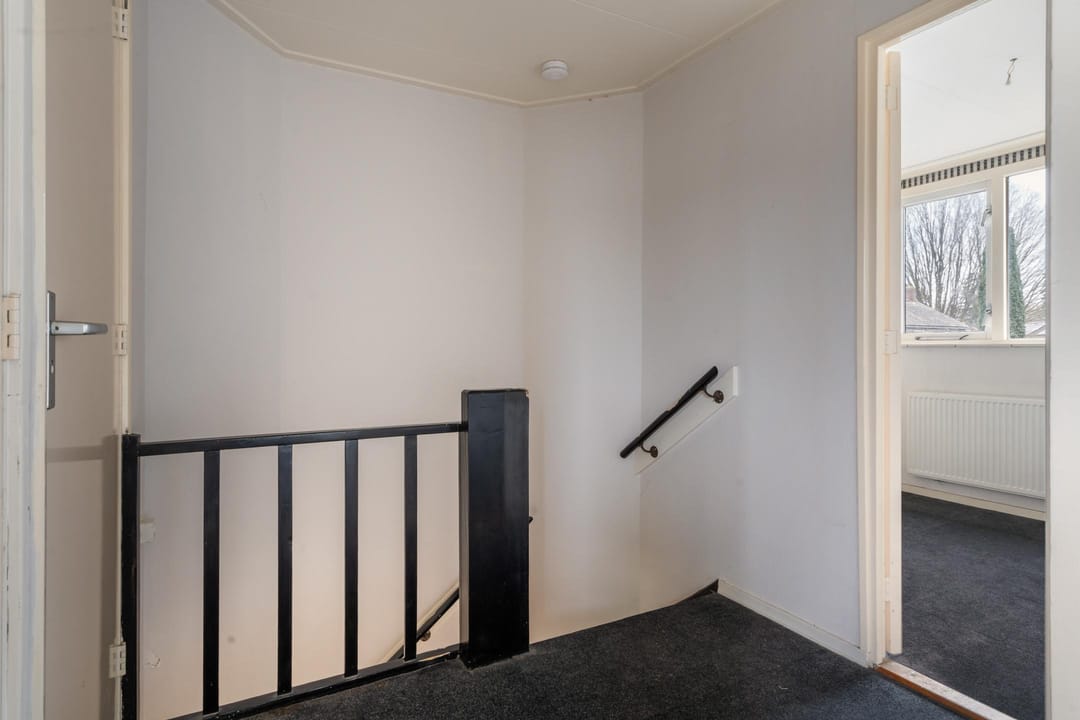 Foto 22 van van Limburg Stirumstraat 3