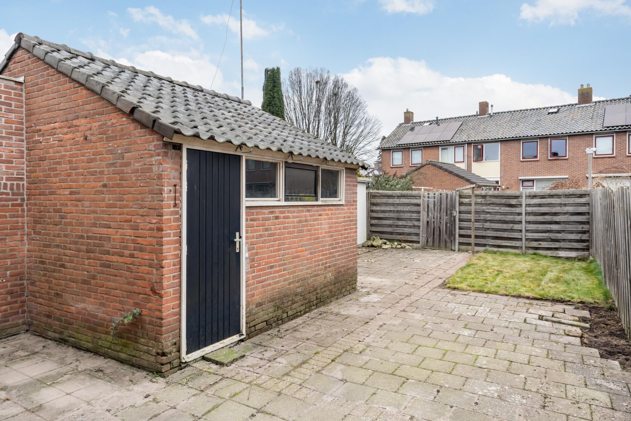 Foto 24 van van Limburg Stirumstraat 3