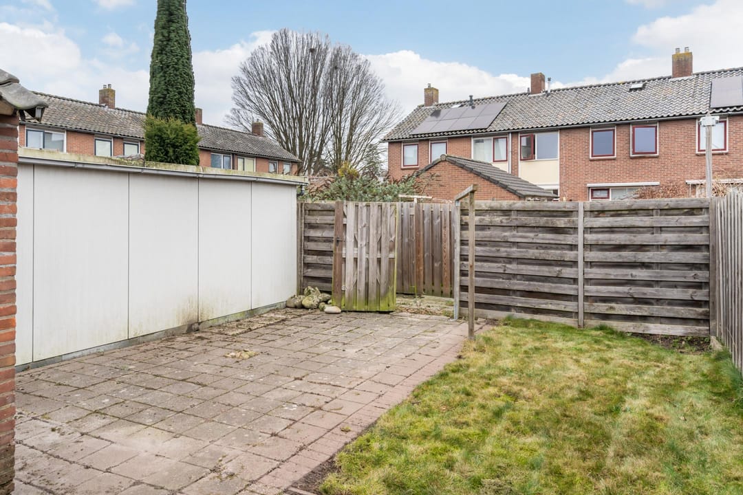 Foto 28 van van Limburg Stirumstraat 3