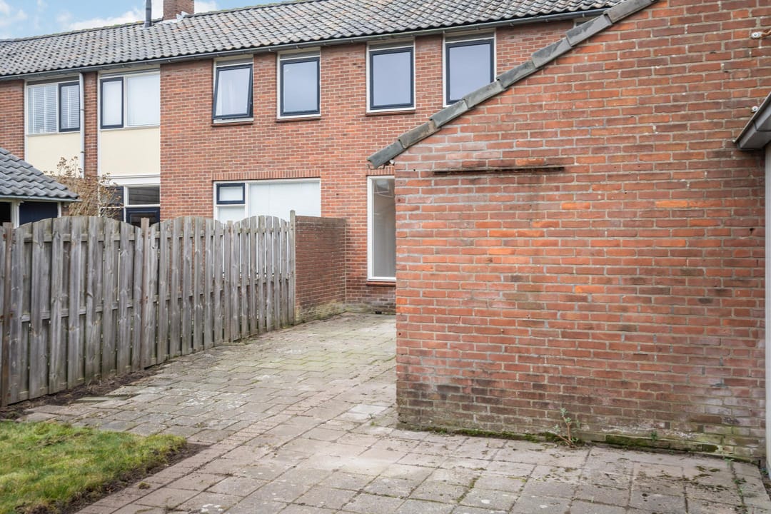 Foto 26 van van Limburg Stirumstraat 3