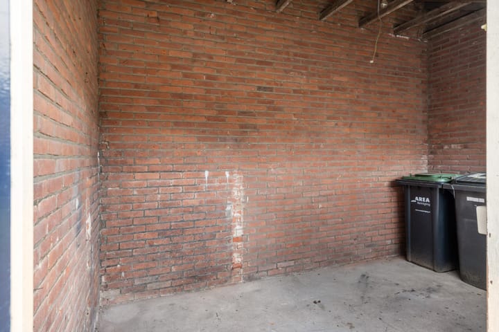 Foto 29 van van Limburg Stirumstraat 3