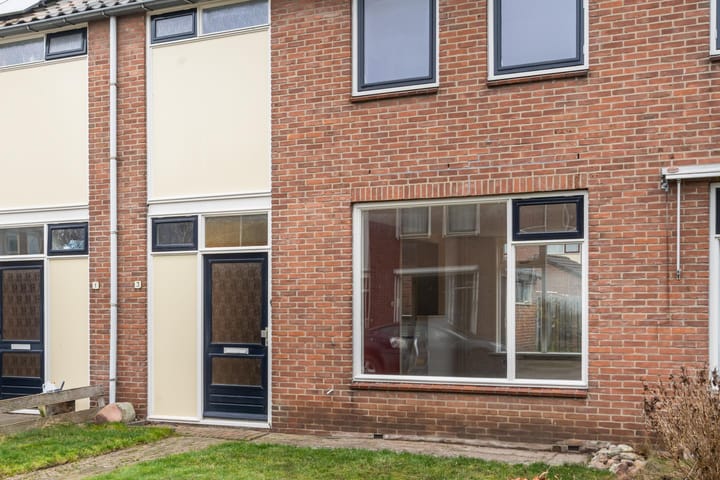 Photo 2 of van Limburg Stirumstraat 3