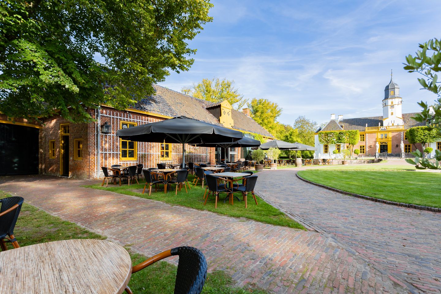 Bekijk foto 2 van Hoofdweg 28