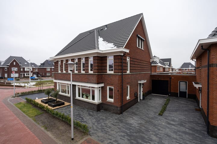 André van den Heuvelstraat 8
