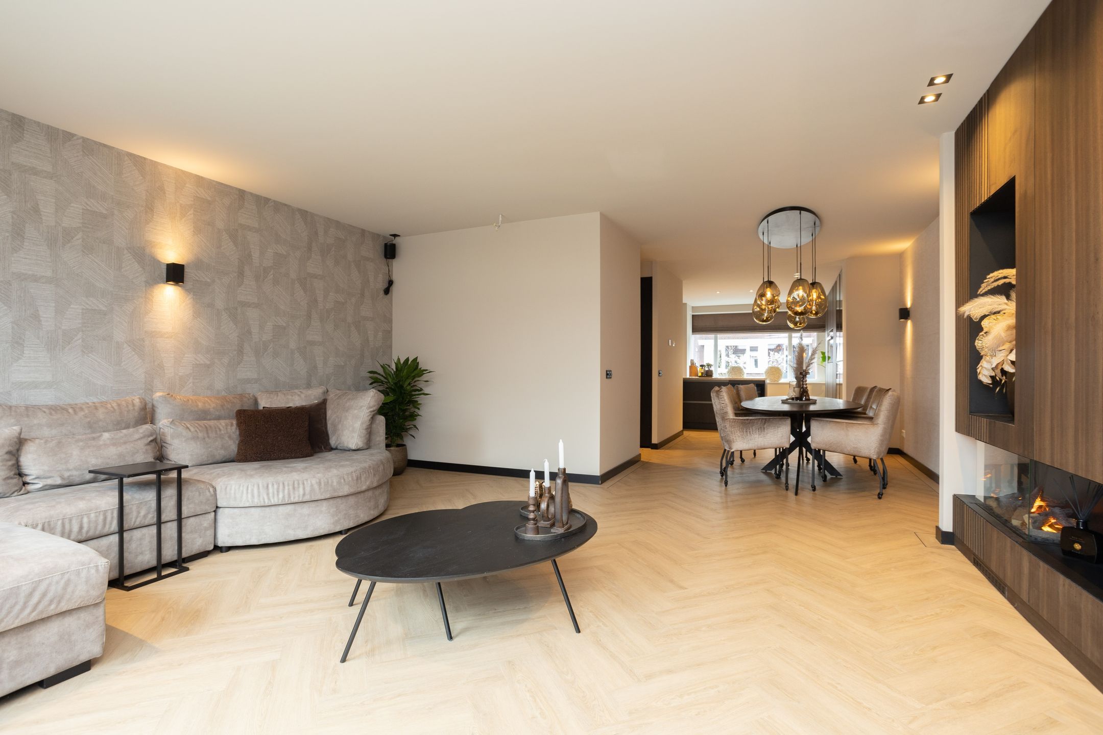 Foto 15 van André van den Heuvelstraat 8