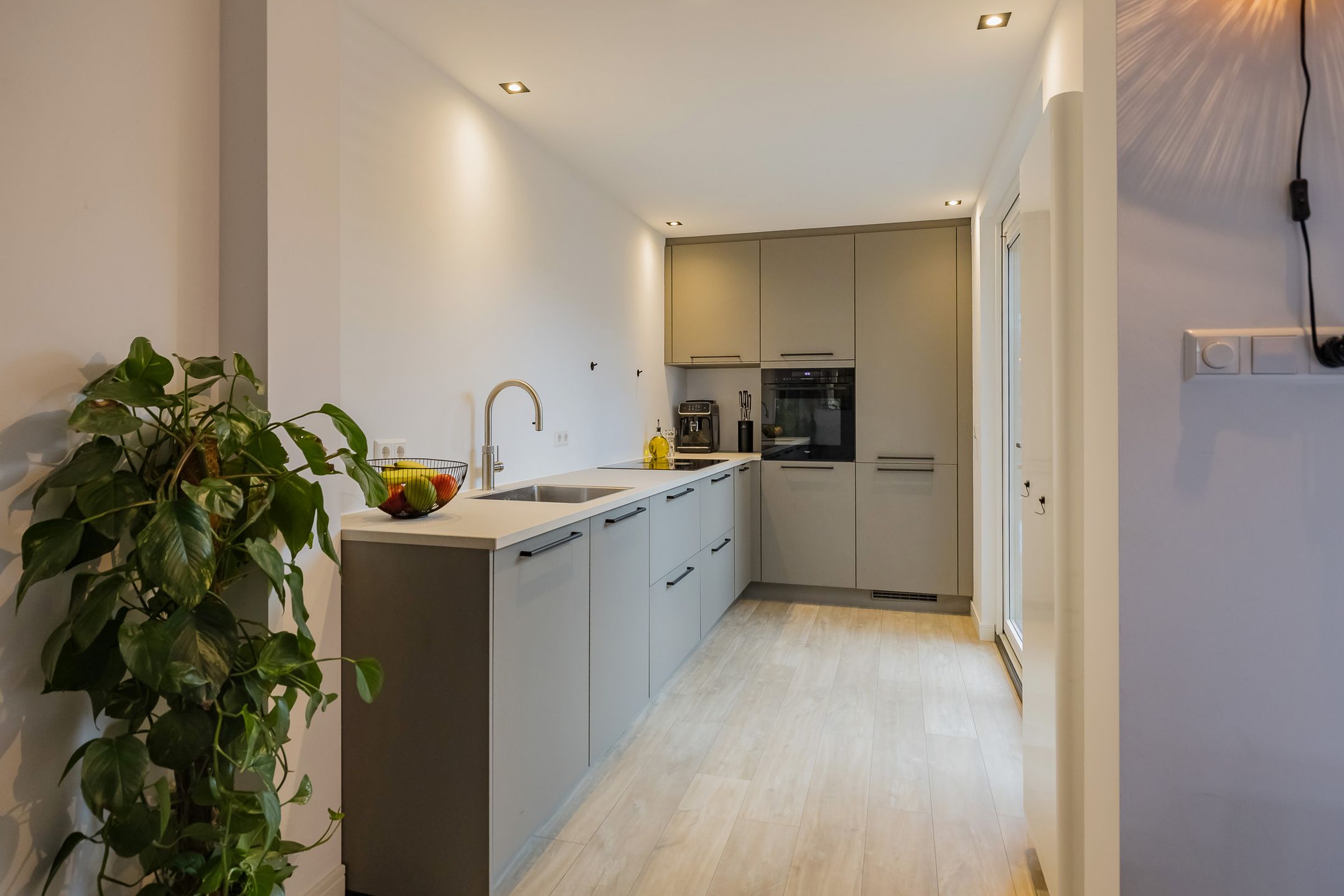 Foto 3 van IJmuiderstraatweg 65