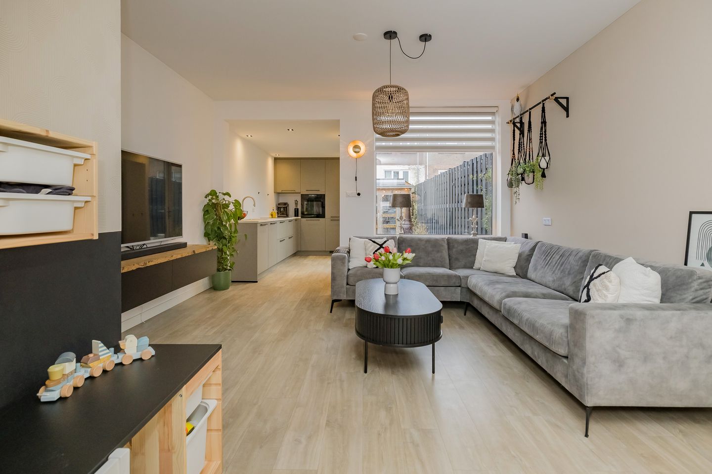 Foto 14 van IJmuiderstraatweg 65