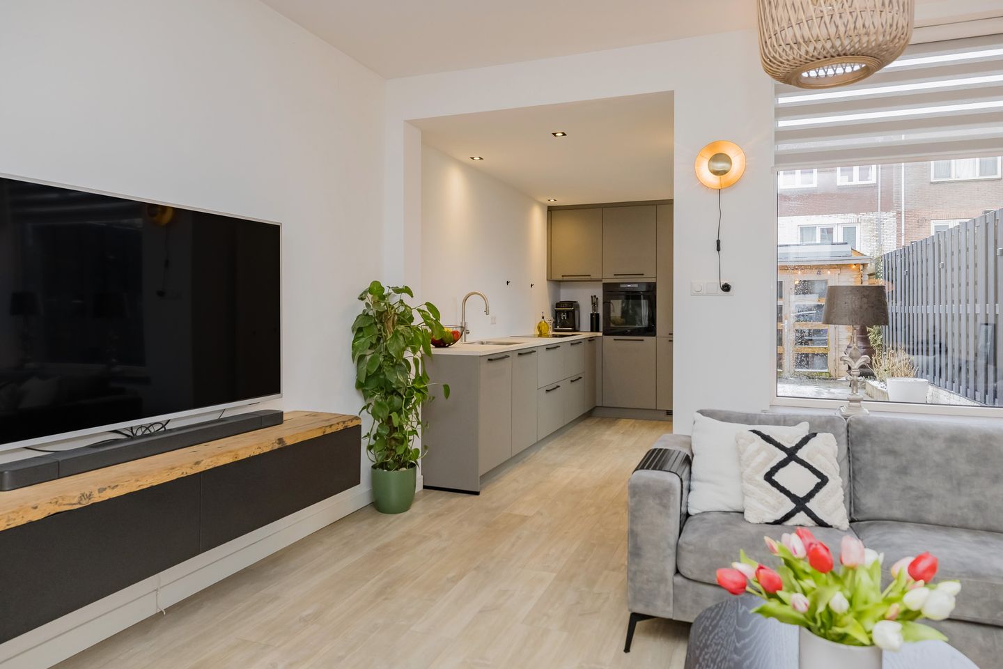 Foto 20 van IJmuiderstraatweg 65