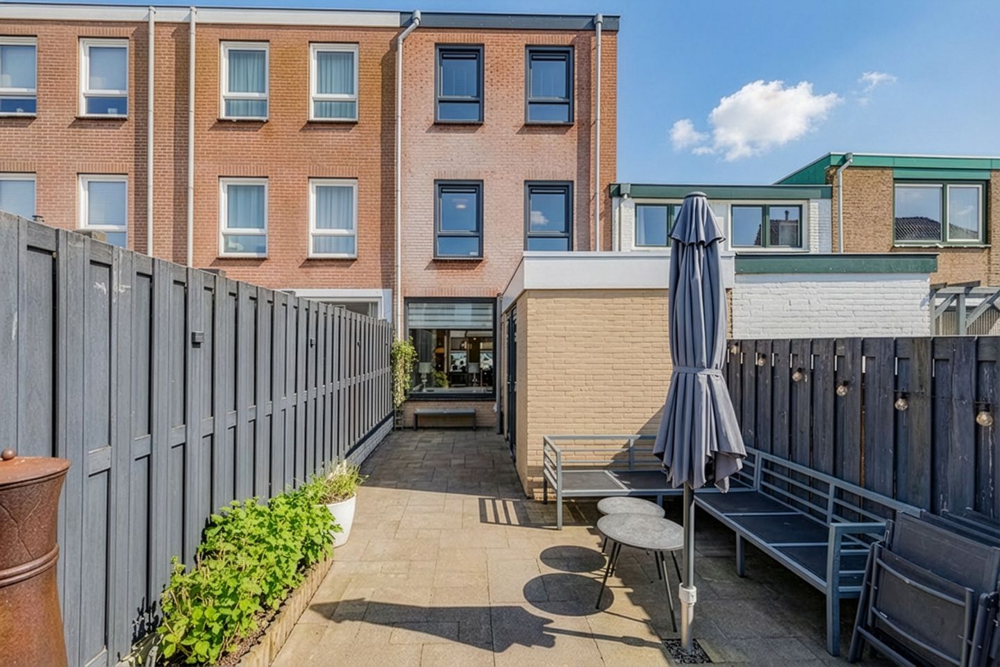 Foto 25 van IJmuiderstraatweg 65