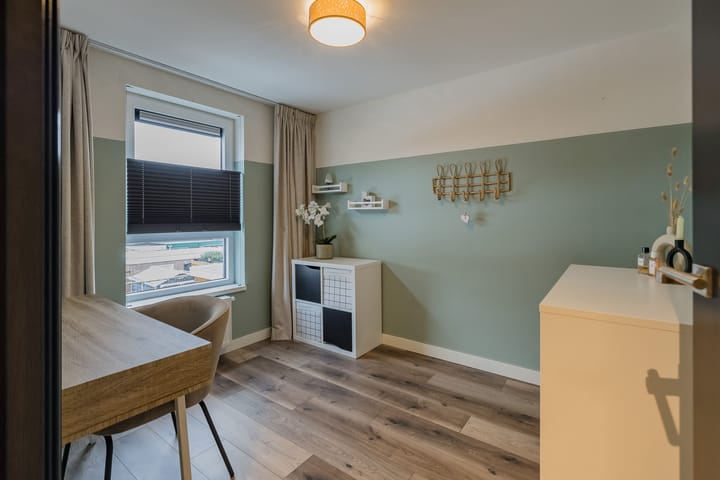 Photo 36 of IJmuiderstraatweg 65