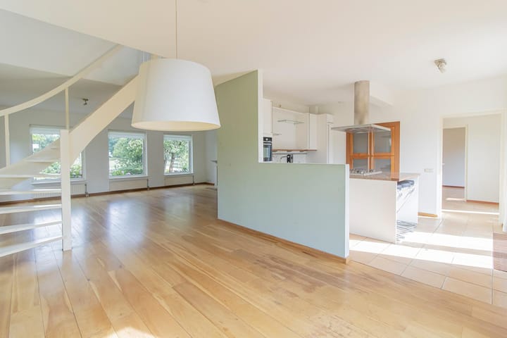 Photo 4 of Aalsmeerderweg 740