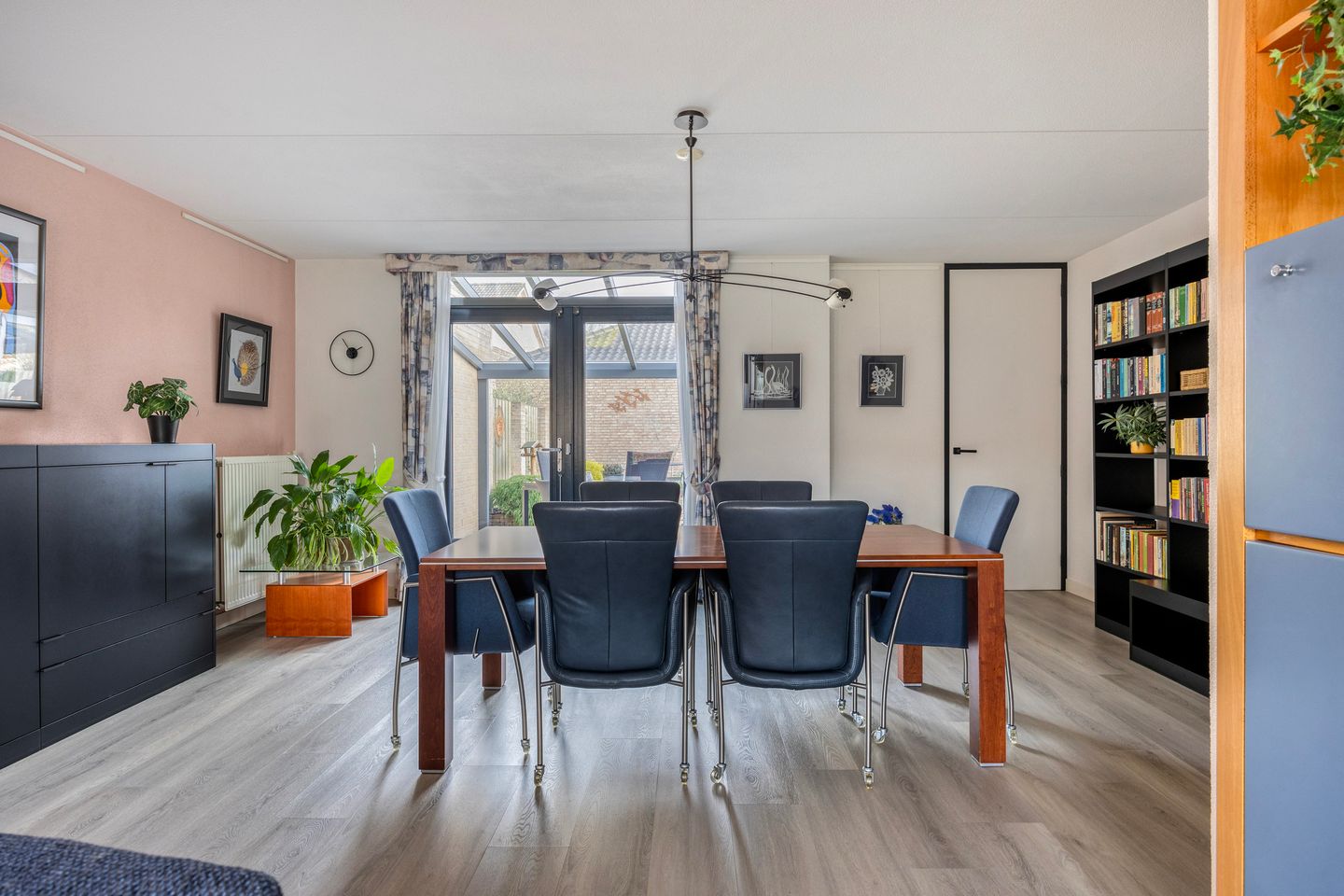 Photo 10 of Johannes Poststraat 43