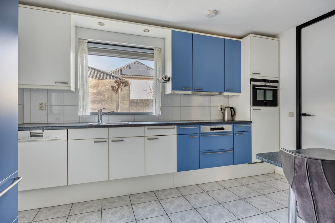 Photo 13 of Johannes Poststraat 43