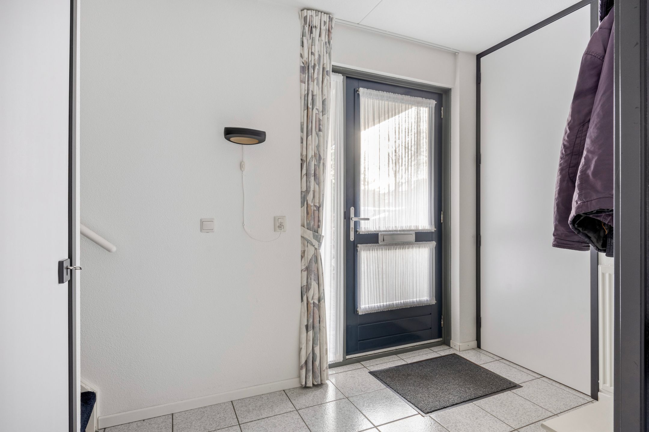 Photo 18 of Johannes Poststraat 43