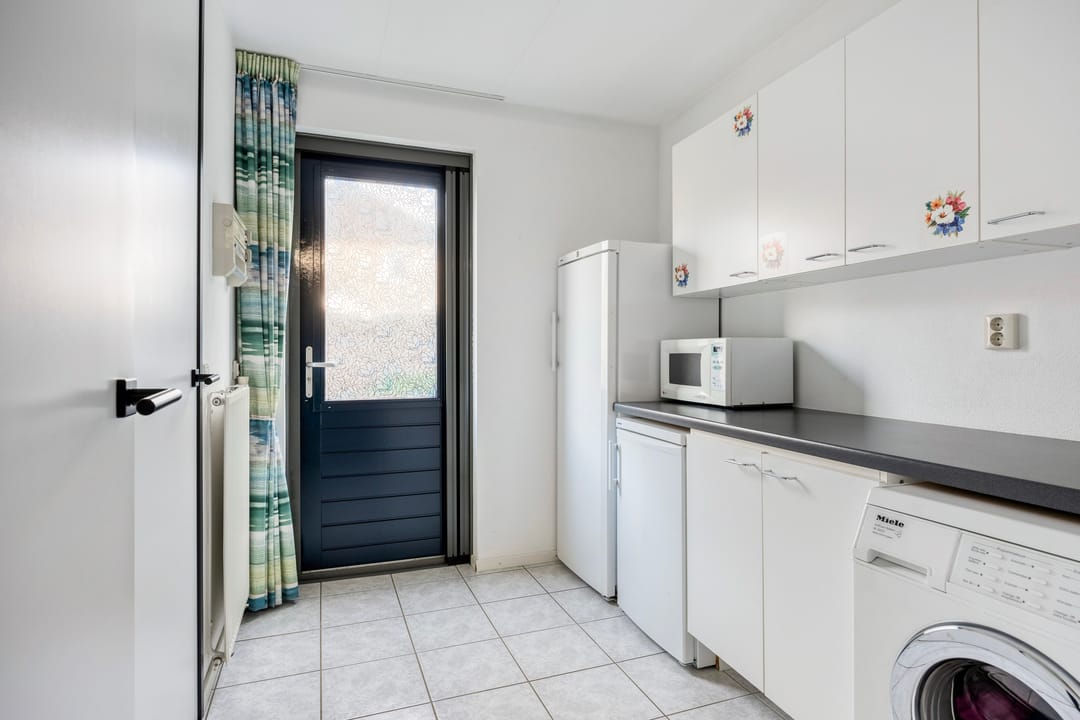 Photo 17 of Johannes Poststraat 43