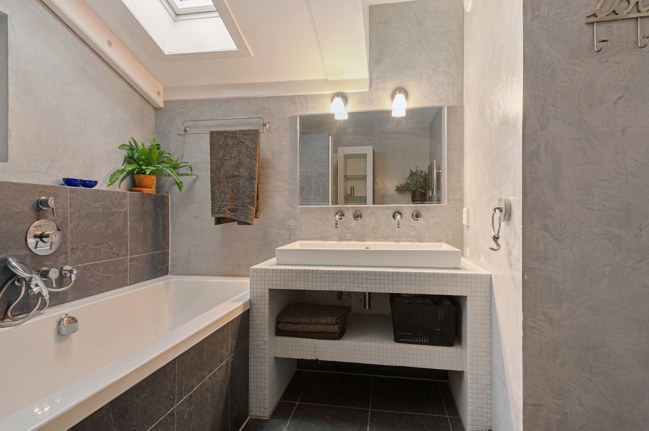 Photo 27 of Moermond 23