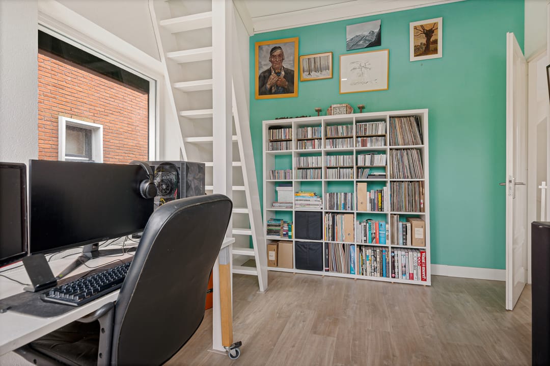 Photo 31 of Moermond 23