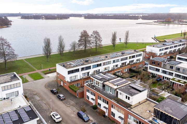 Foto 4 van L.B. Pearsonstraat 33