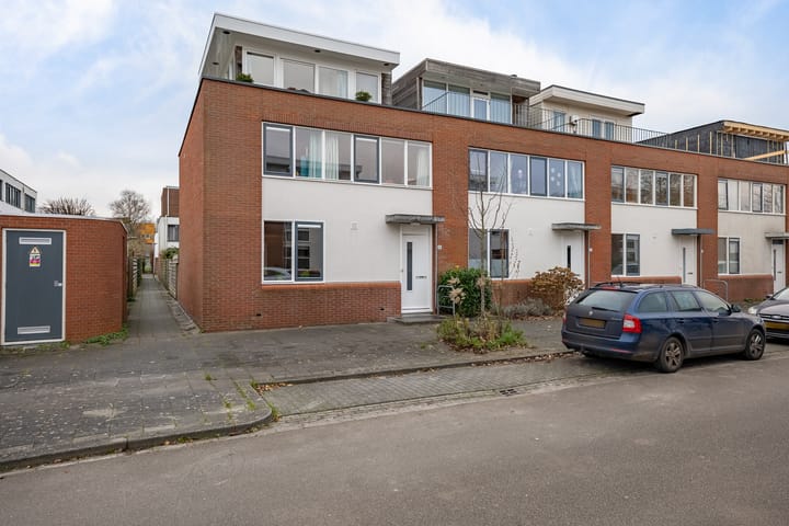 Foto 5 van L.B. Pearsonstraat 33