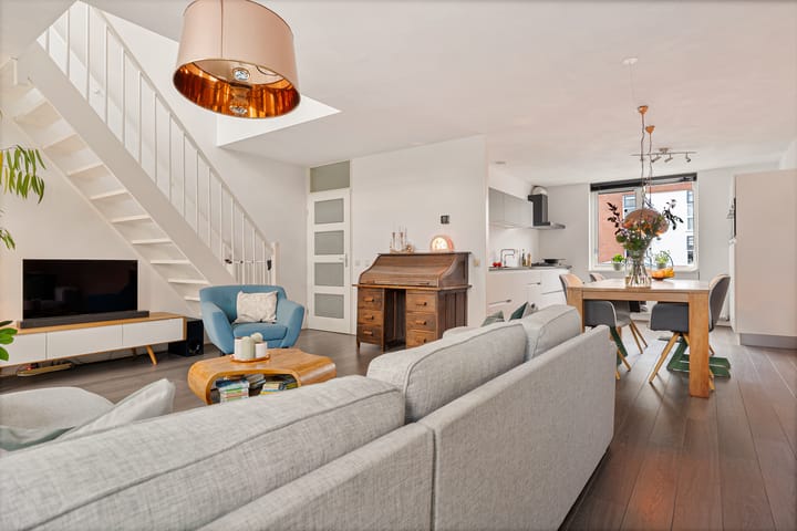 Foto 12 van L.B. Pearsonstraat 33