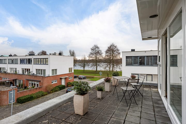 Foto 32 van L.B. Pearsonstraat 33