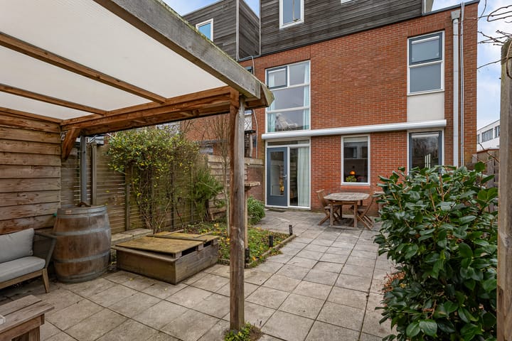 Foto 36 van L.B. Pearsonstraat 33