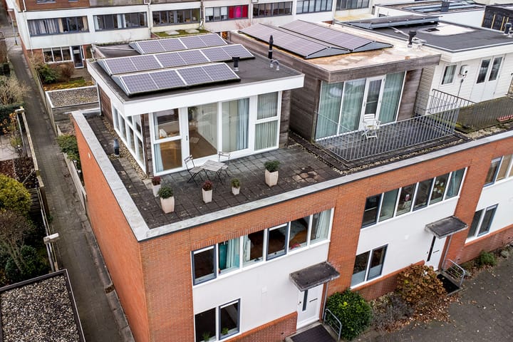 Foto 40 van L.B. Pearsonstraat 33