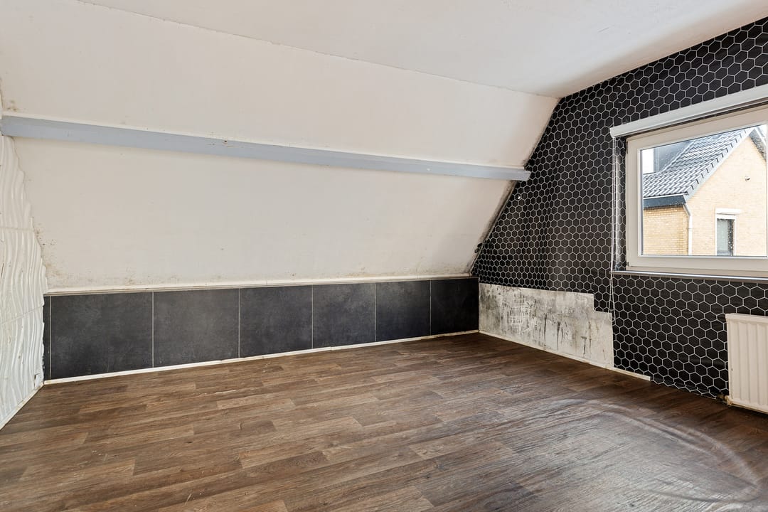 Photo 17 of Teugenaarsstraat 89