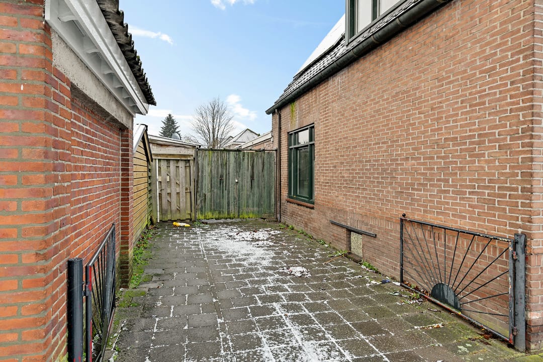 Photo 23 of Teugenaarsstraat 89
