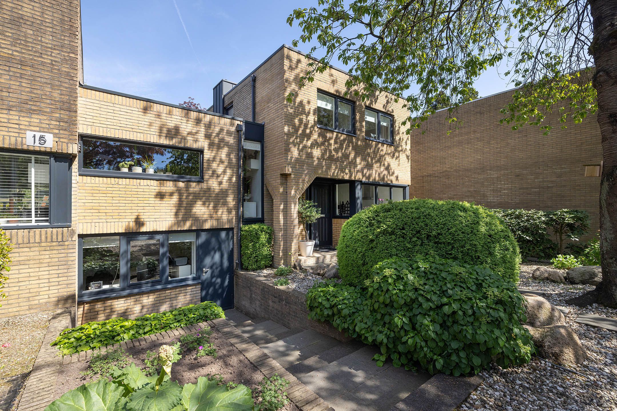 Photo 36 of Diepenbrocklaan 17