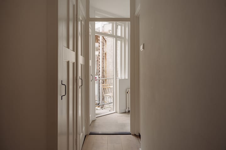 Foto 20 van Van Tuyll van Serooskerkenweg 4-3