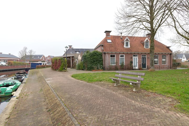 Photo 4 of Kanaalstraat 9