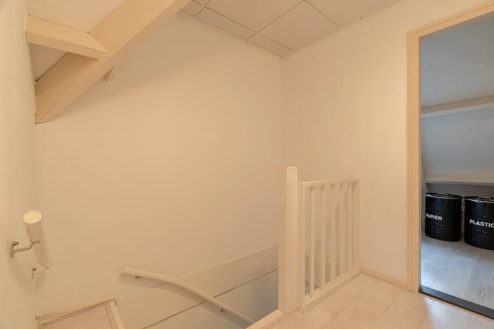 Photo 17 of Kanaalstraat 9