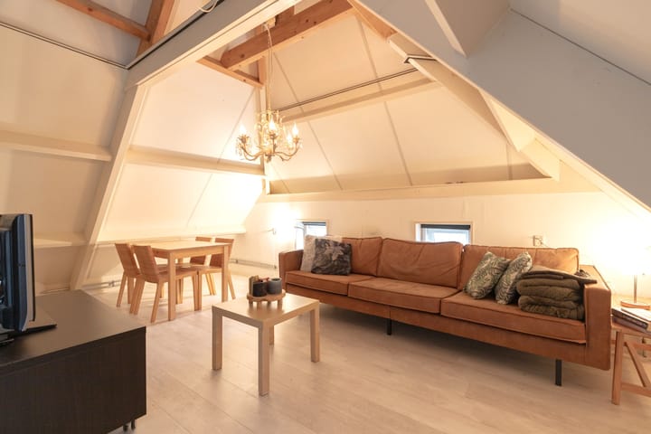 Photo 18 of Kanaalstraat 9