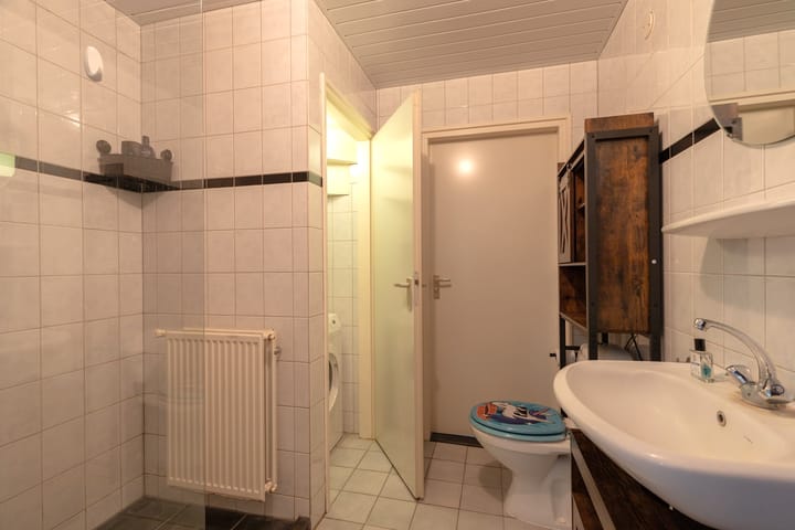 Photo 15 of Kanaalstraat 9