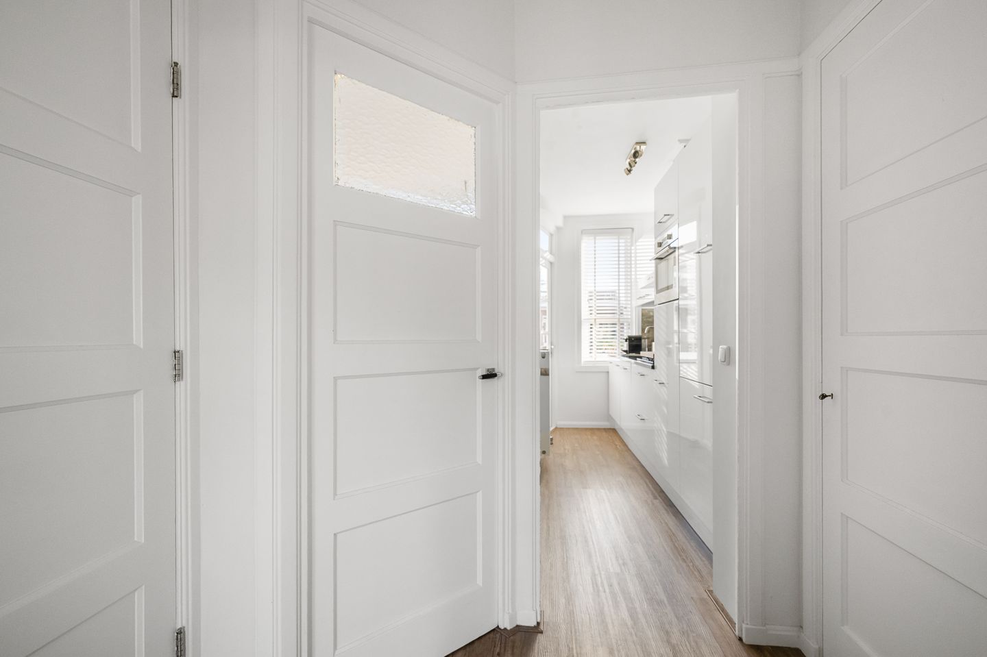 Photo 19 of Gulden Winckelplantsoen 28-3