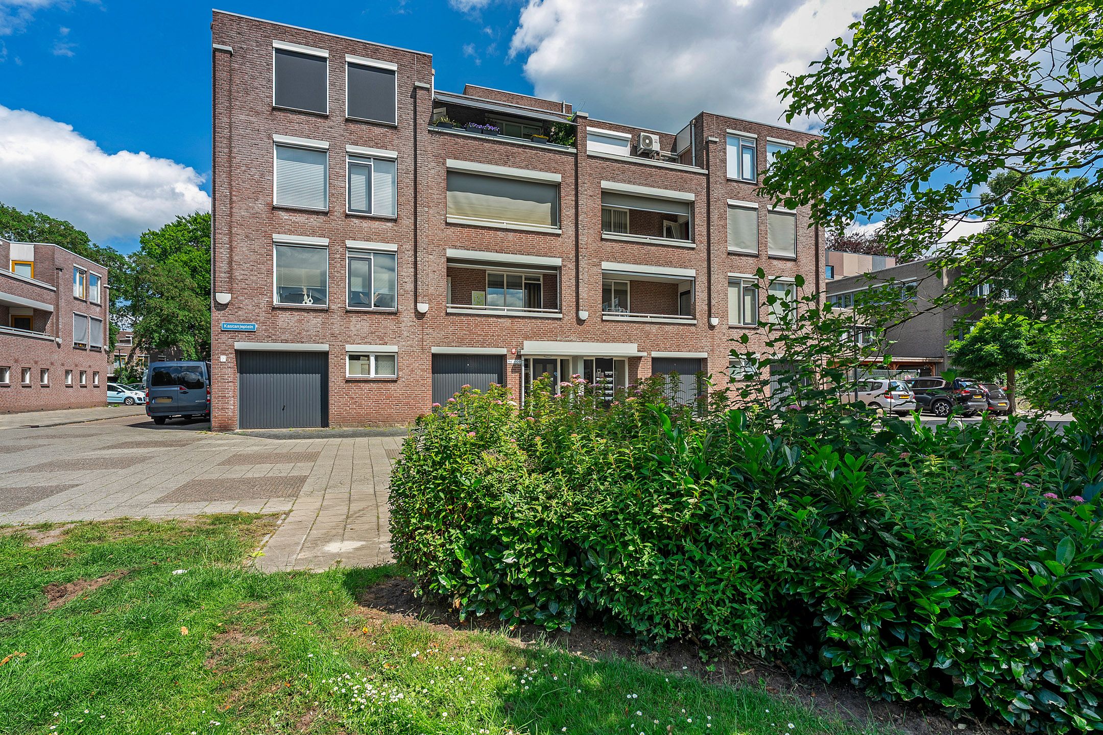 Foto 9 van Kastanjeplein 98